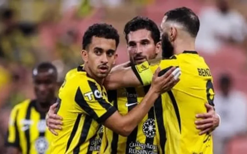 صدام مرتقب.. تشكيل الاتحاد والفتح في صراع صدارة الدوري السعودي ونقاط الحسم